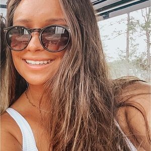 Meet your Posher, Evie